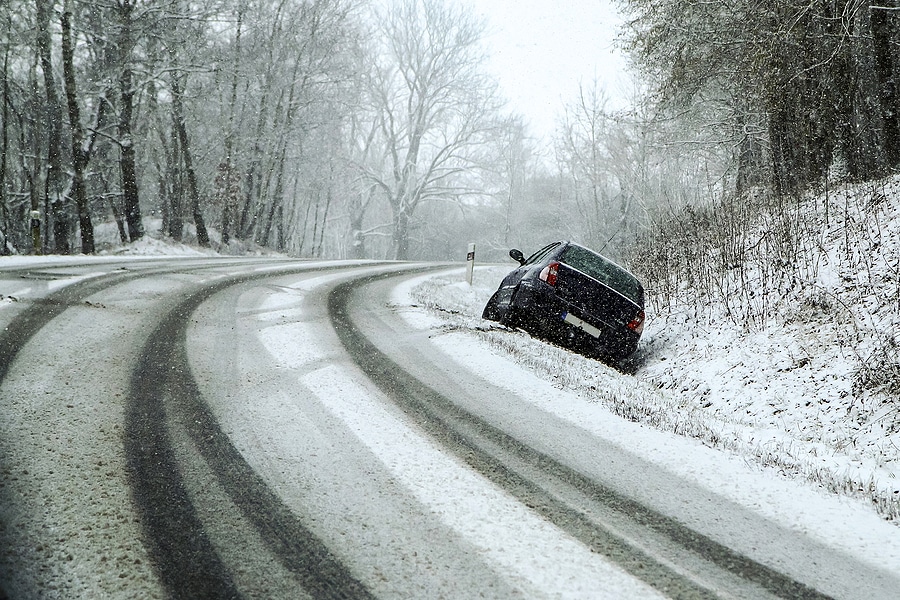 Top 4 Reasons You May Need a Winch Out