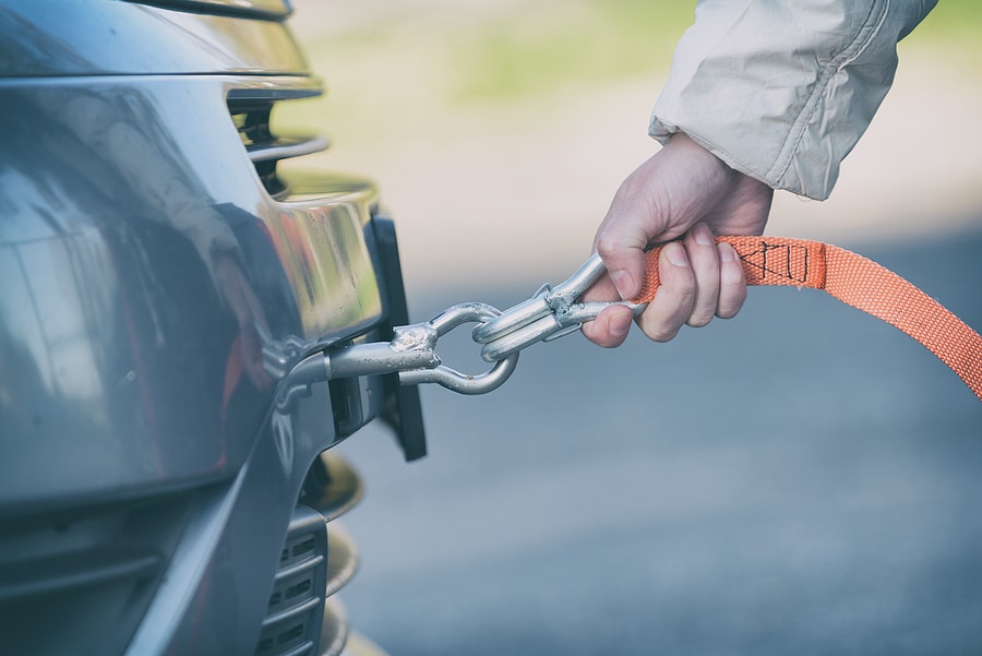 5 Reasons to Skip DIY Towing & Call Miles Towing Service Instead